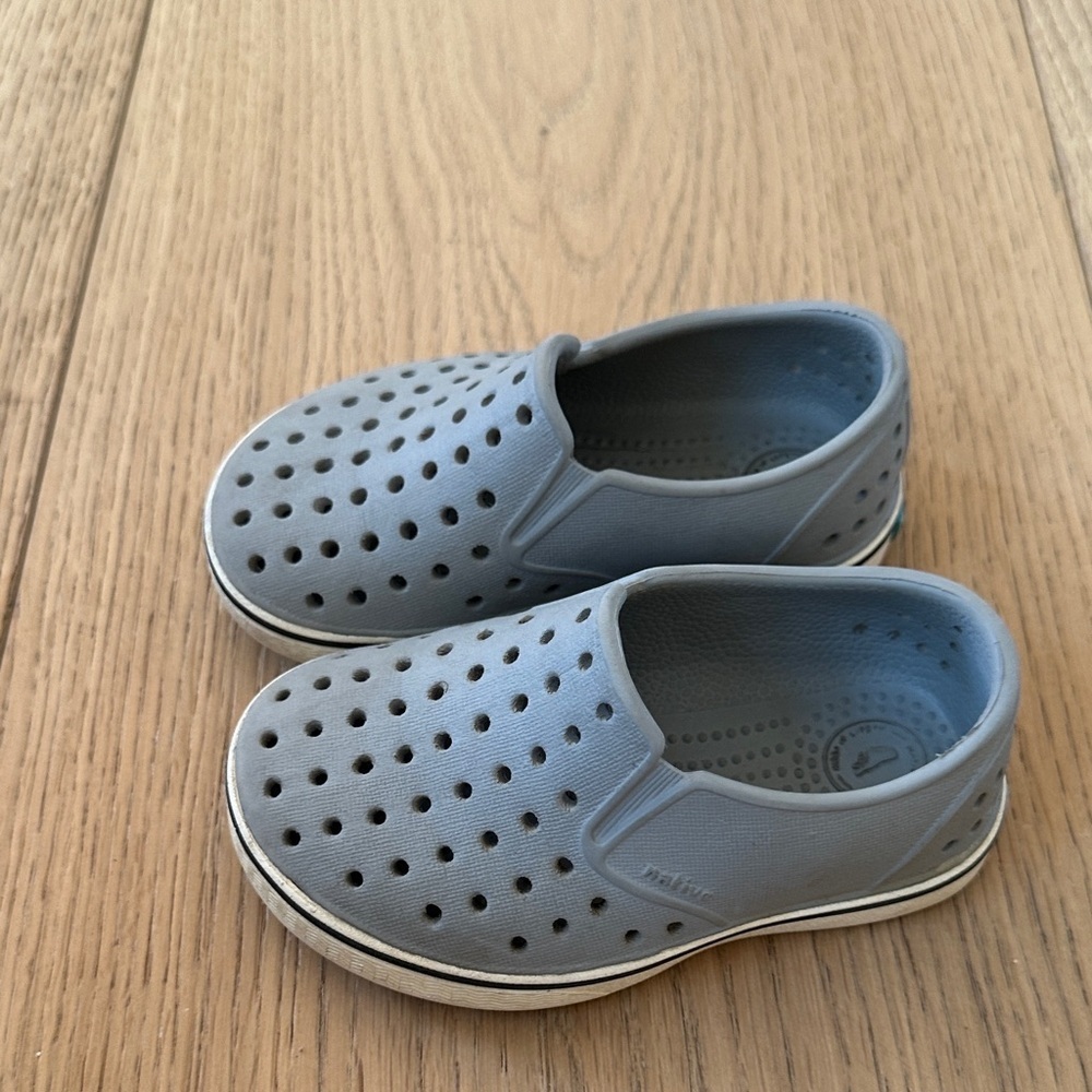Native shoes miles Gray Kids Slip-On Shoes C6